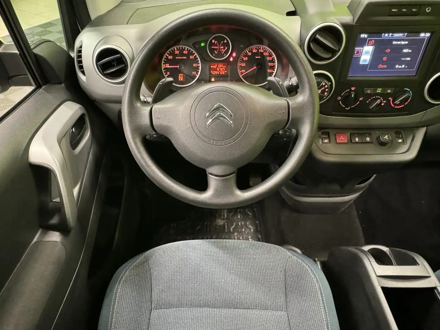 car-image