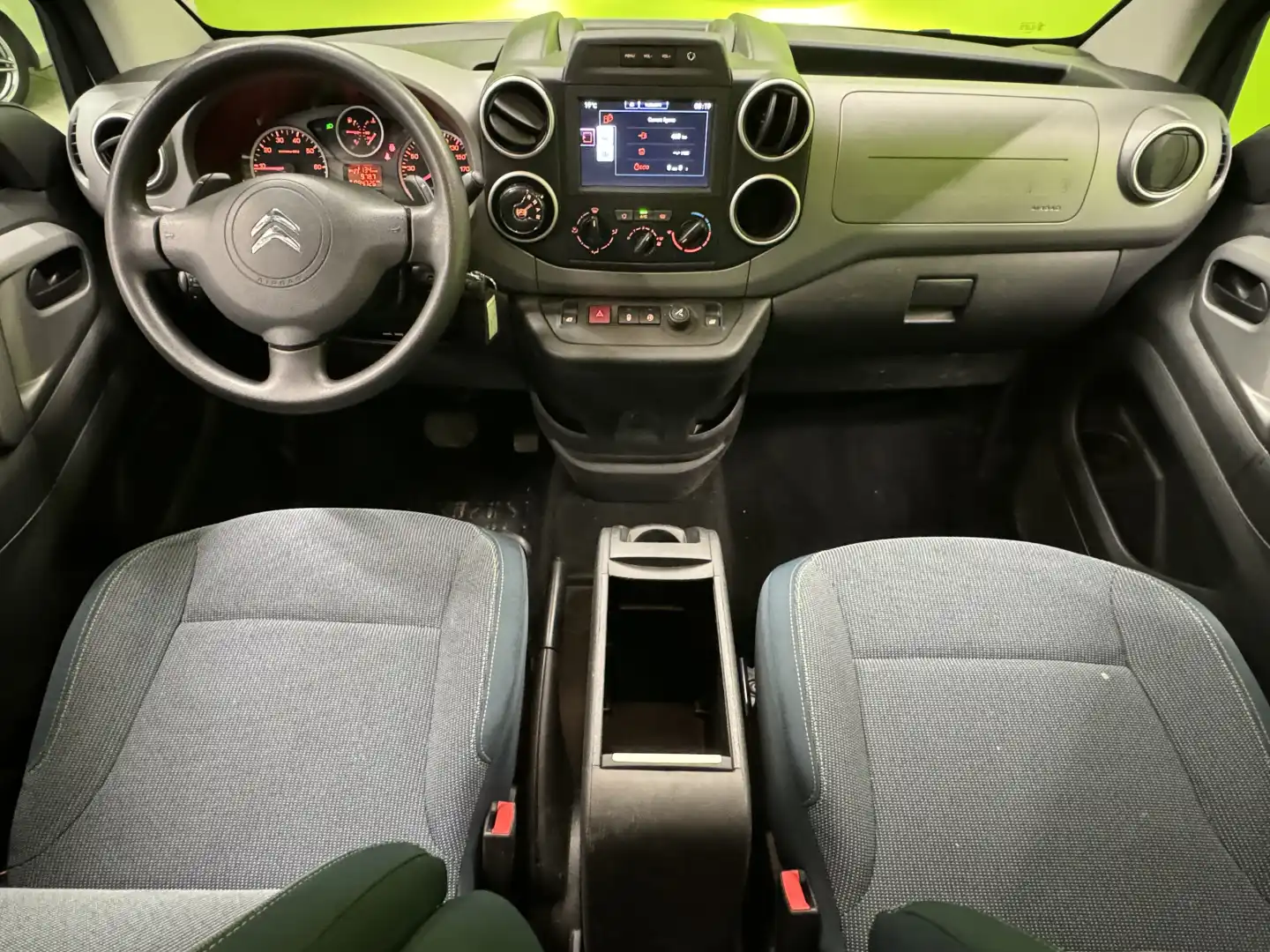 car-image