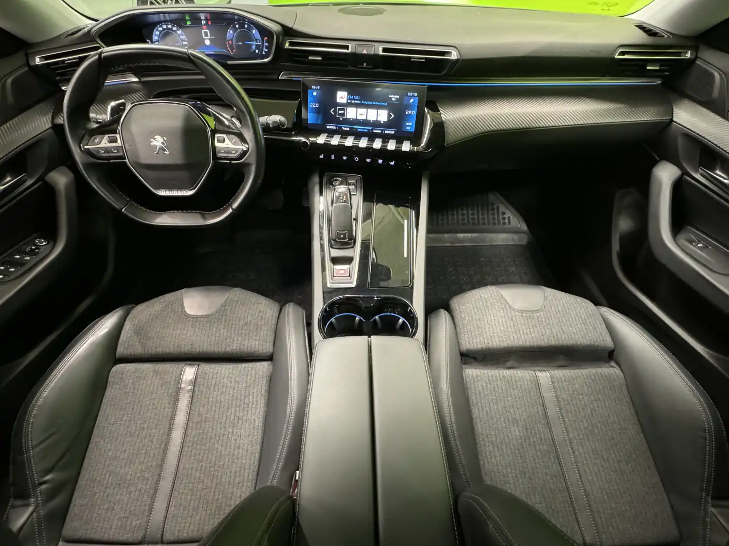 car-image