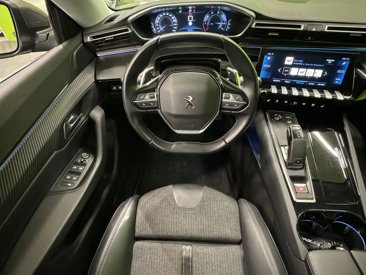 car-image