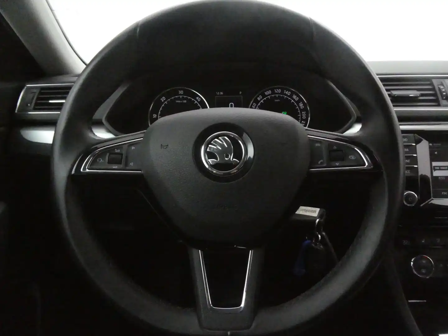 car-image