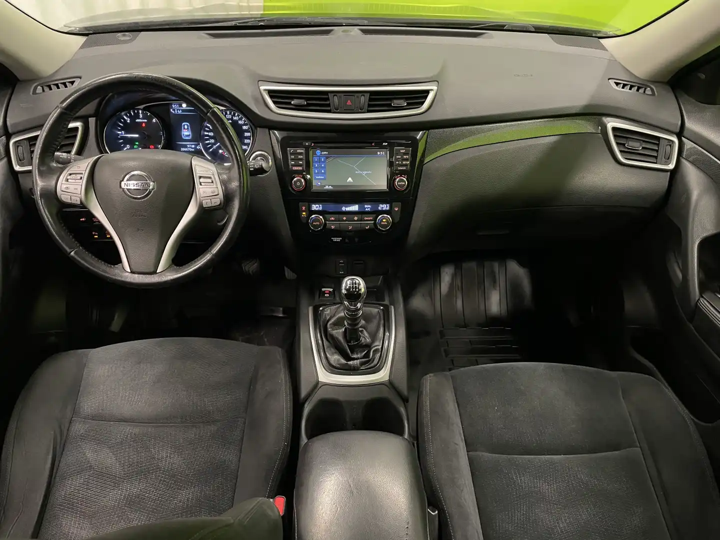 car-image
