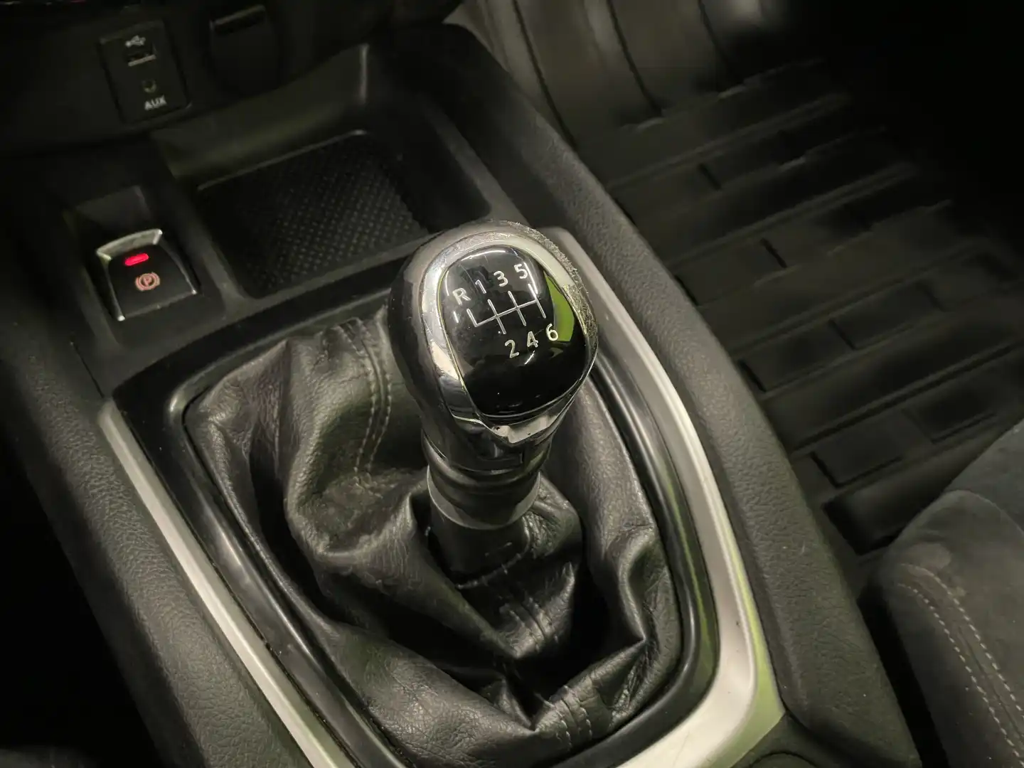 car-image