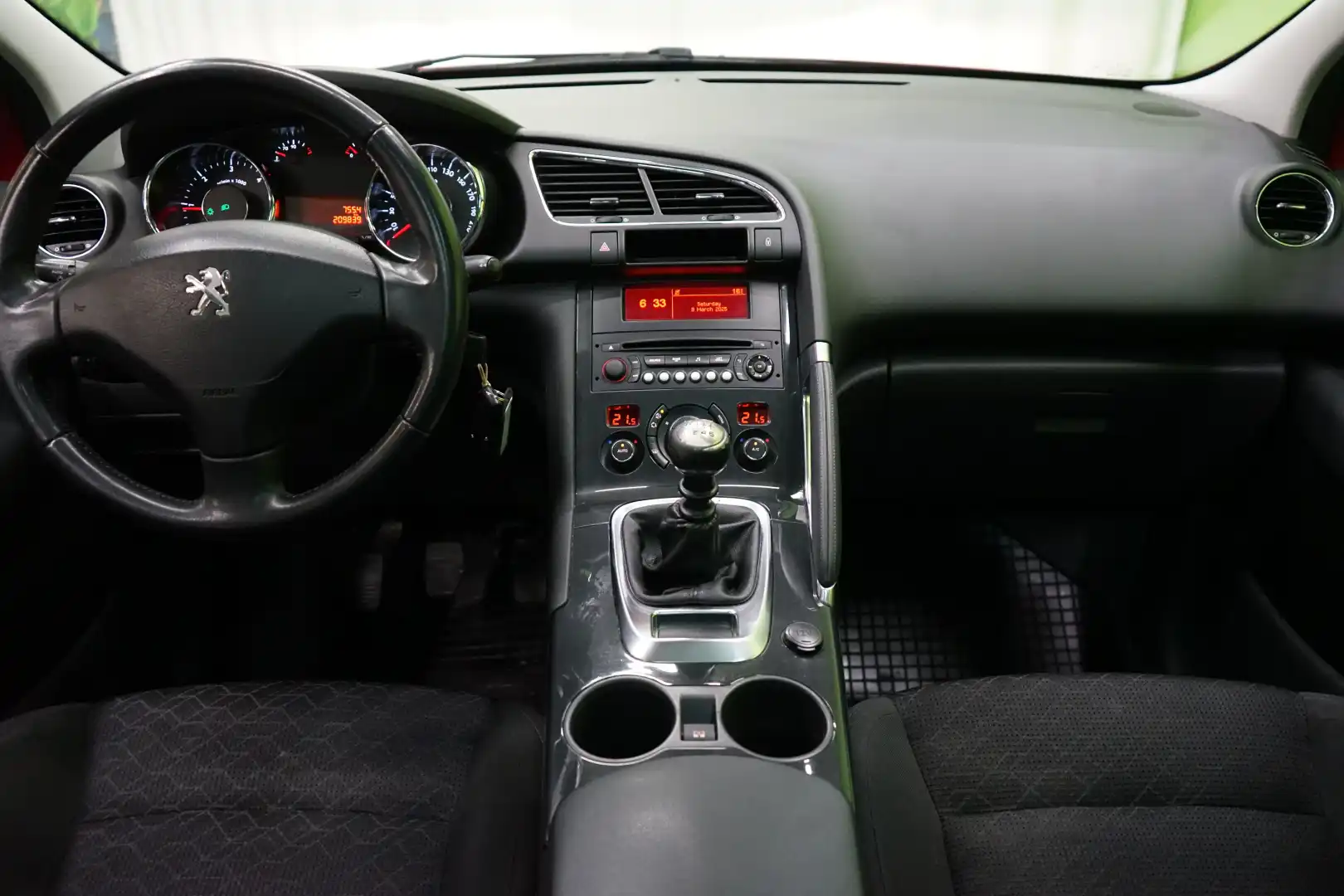 car-image