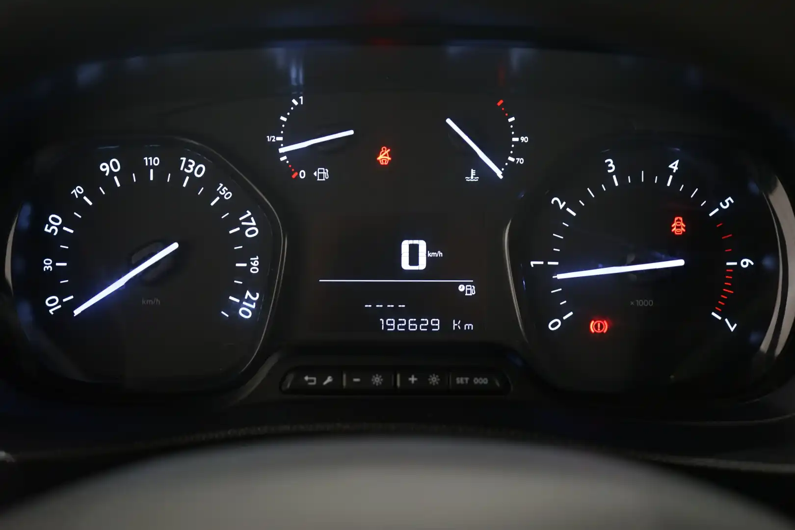 car-image