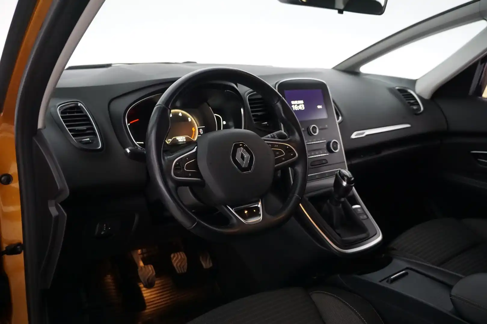 car-image