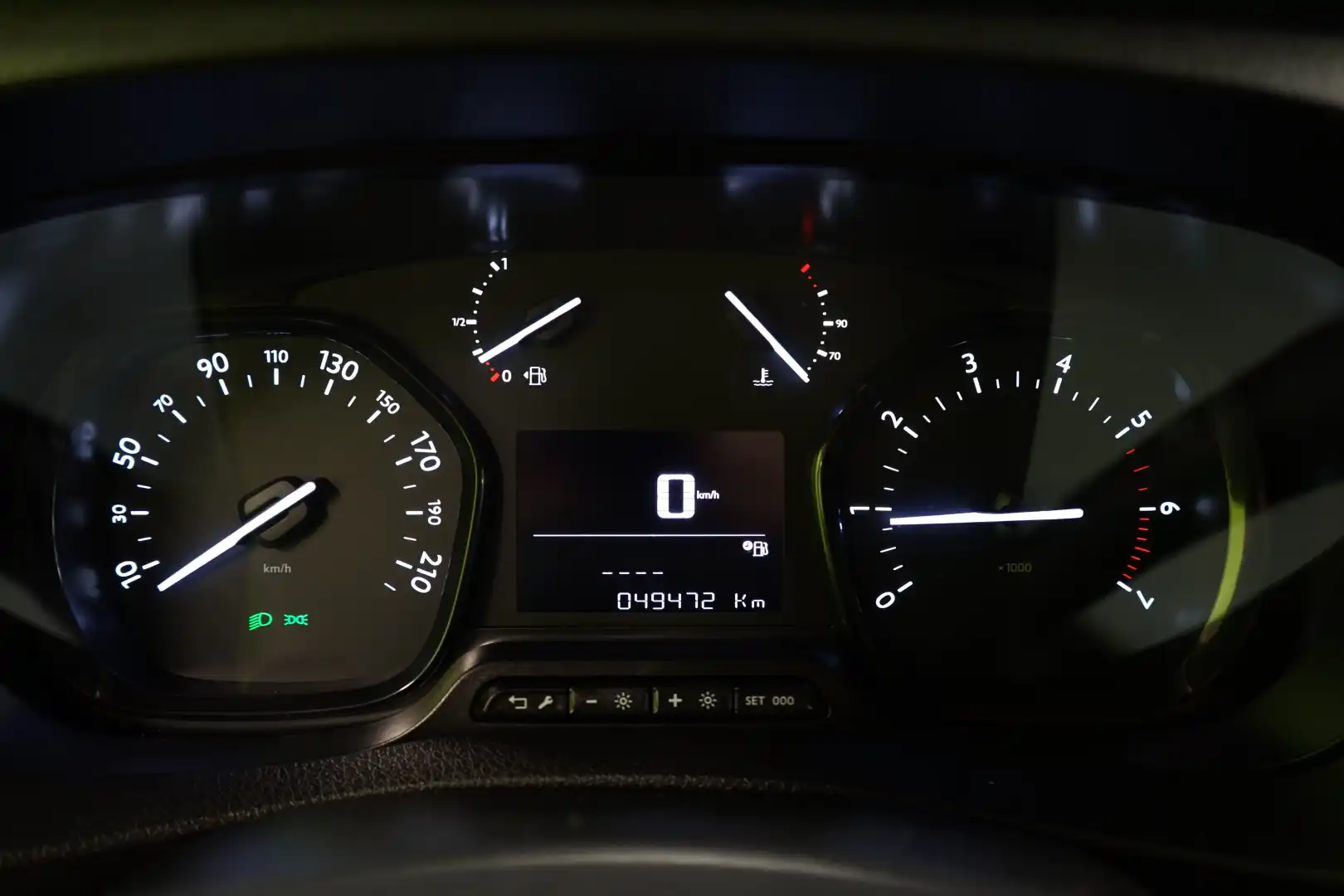 car-image