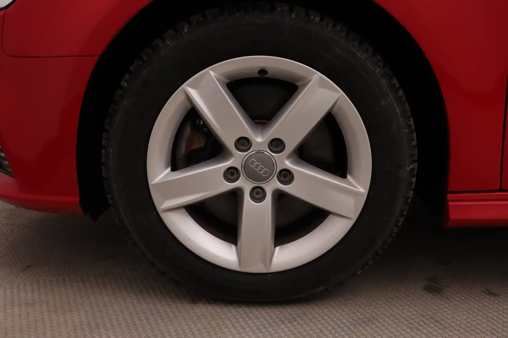 car-image