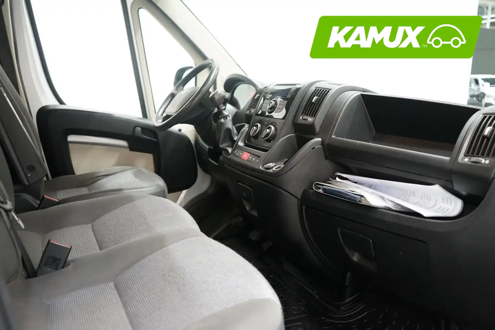 car-image