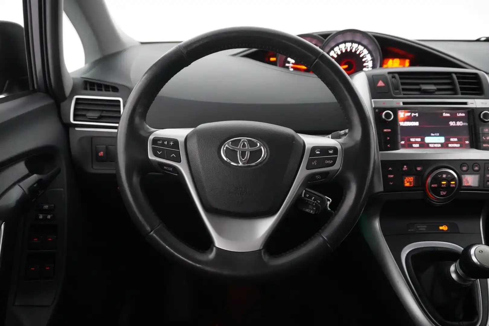 car-image