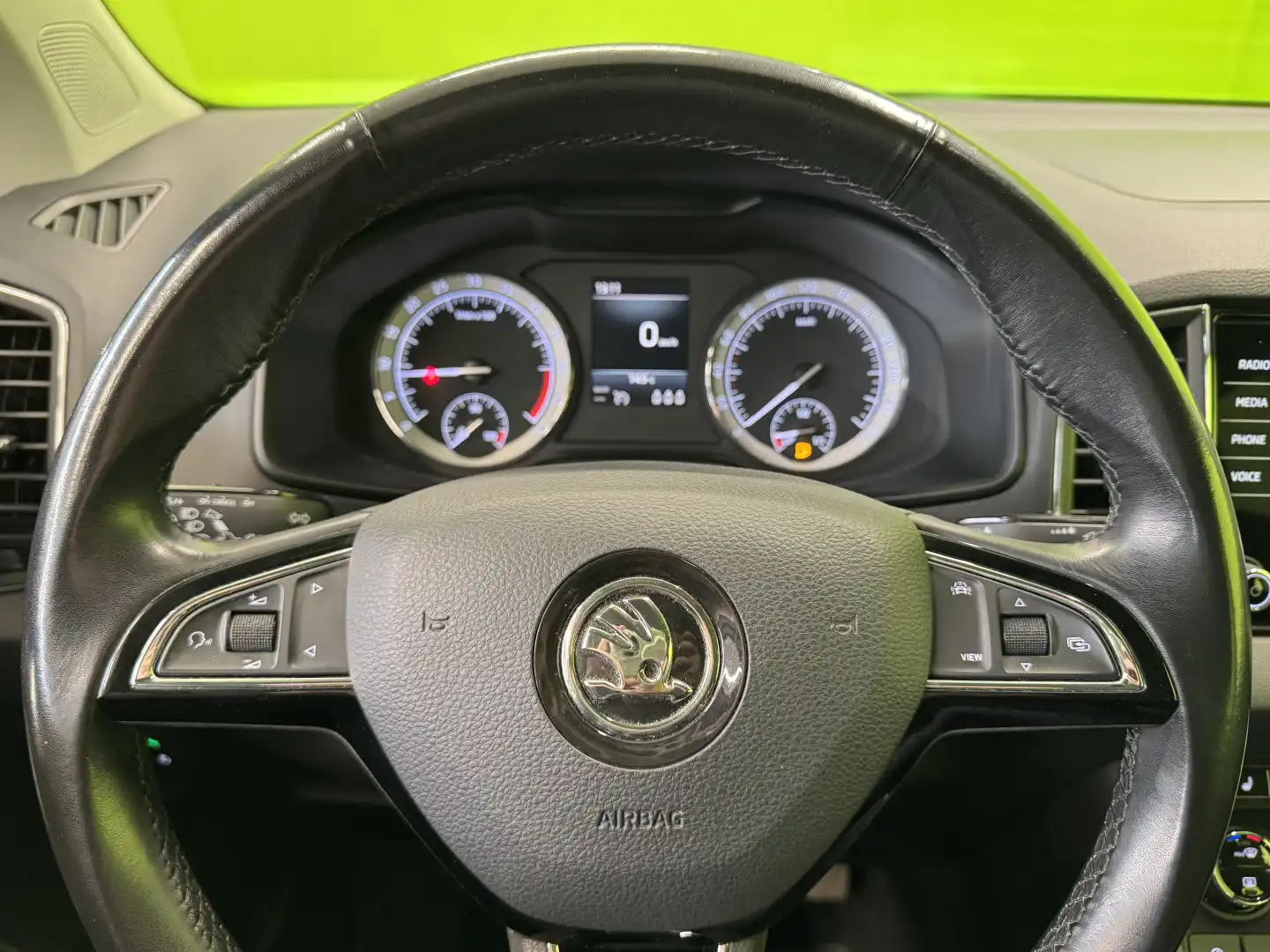 car-image