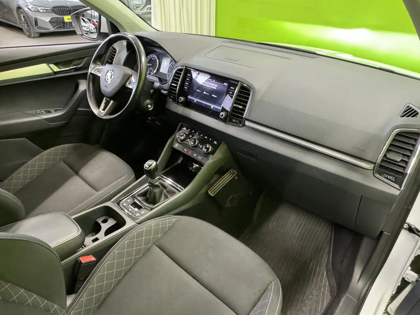 car-image