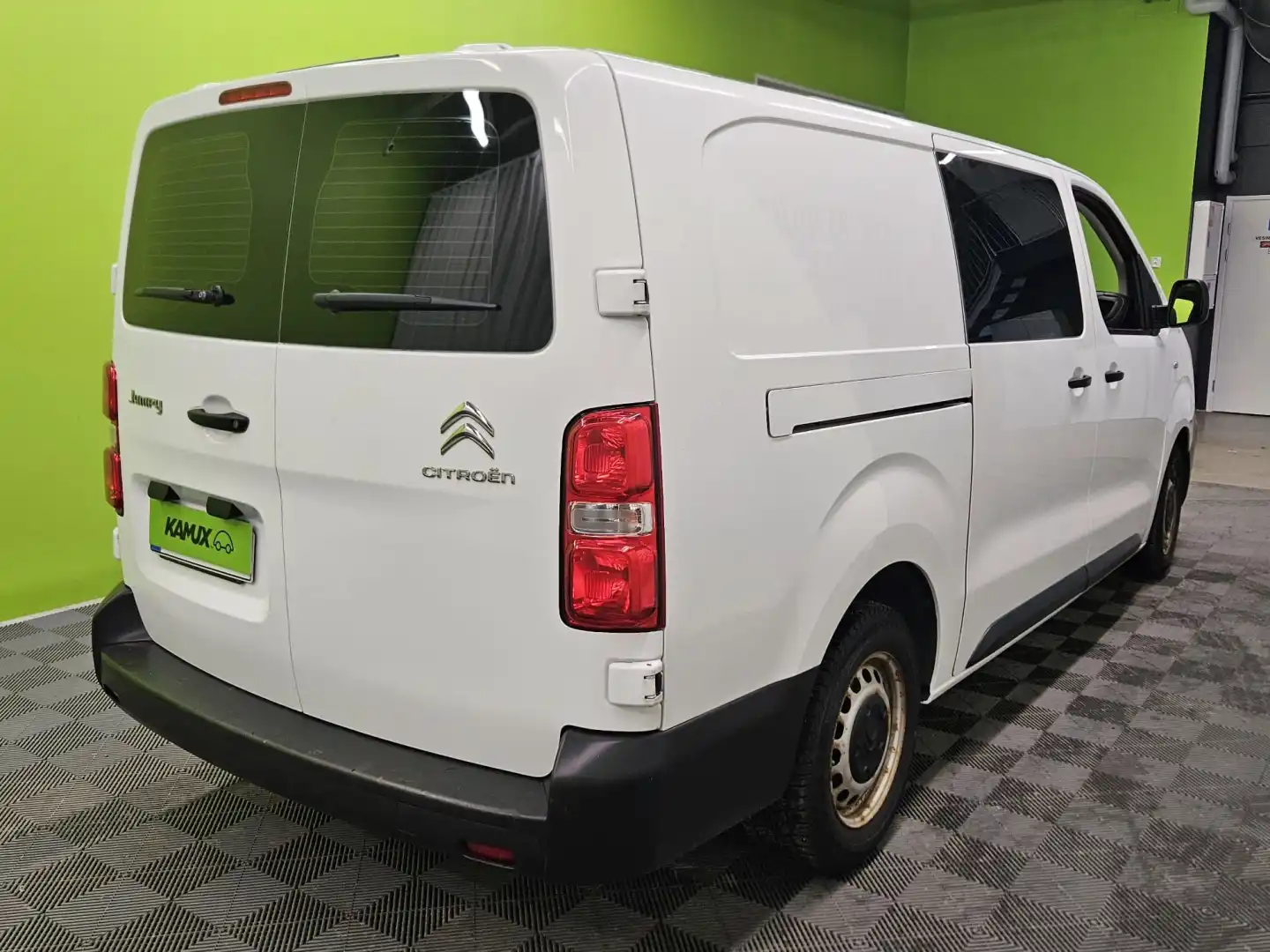 car-image