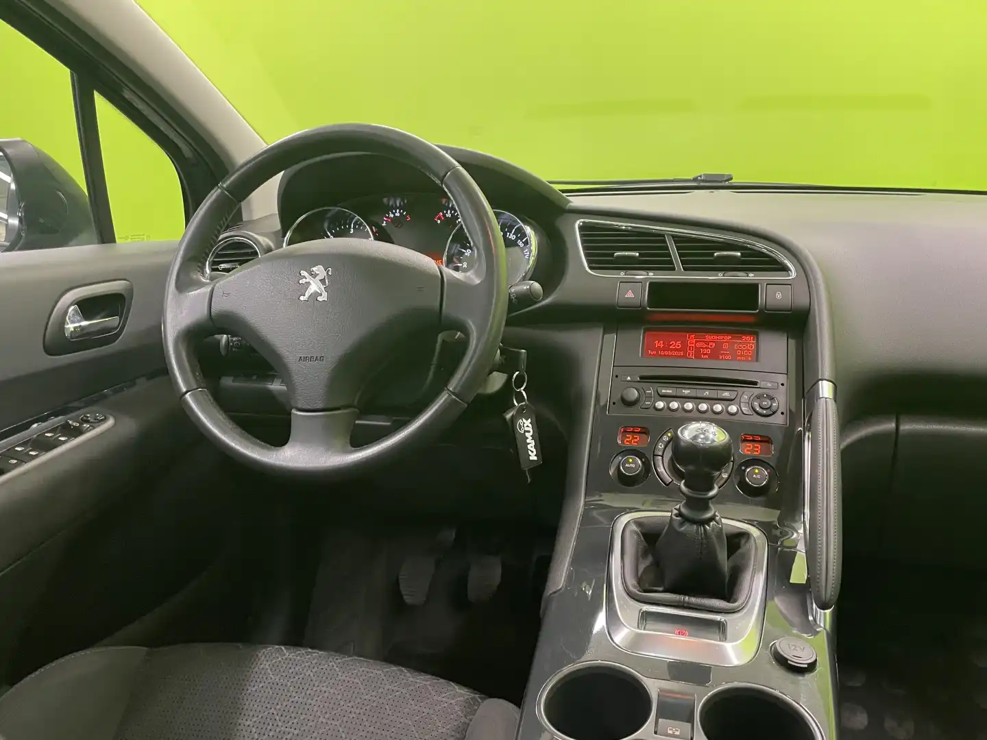 car-image