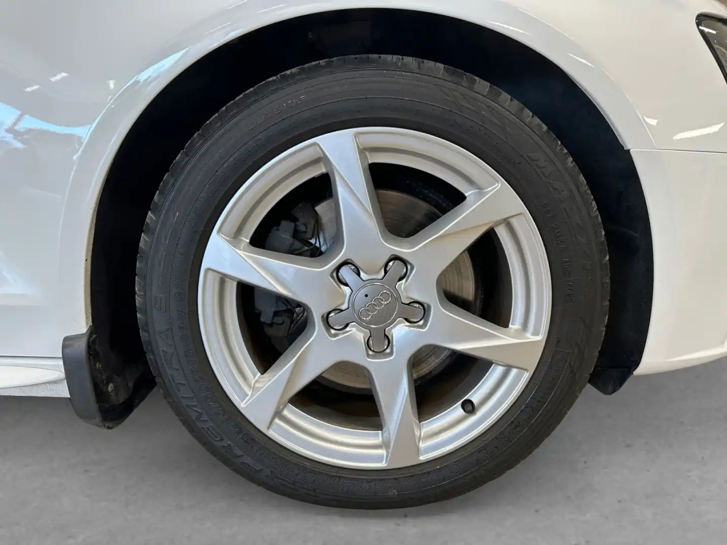 car-image