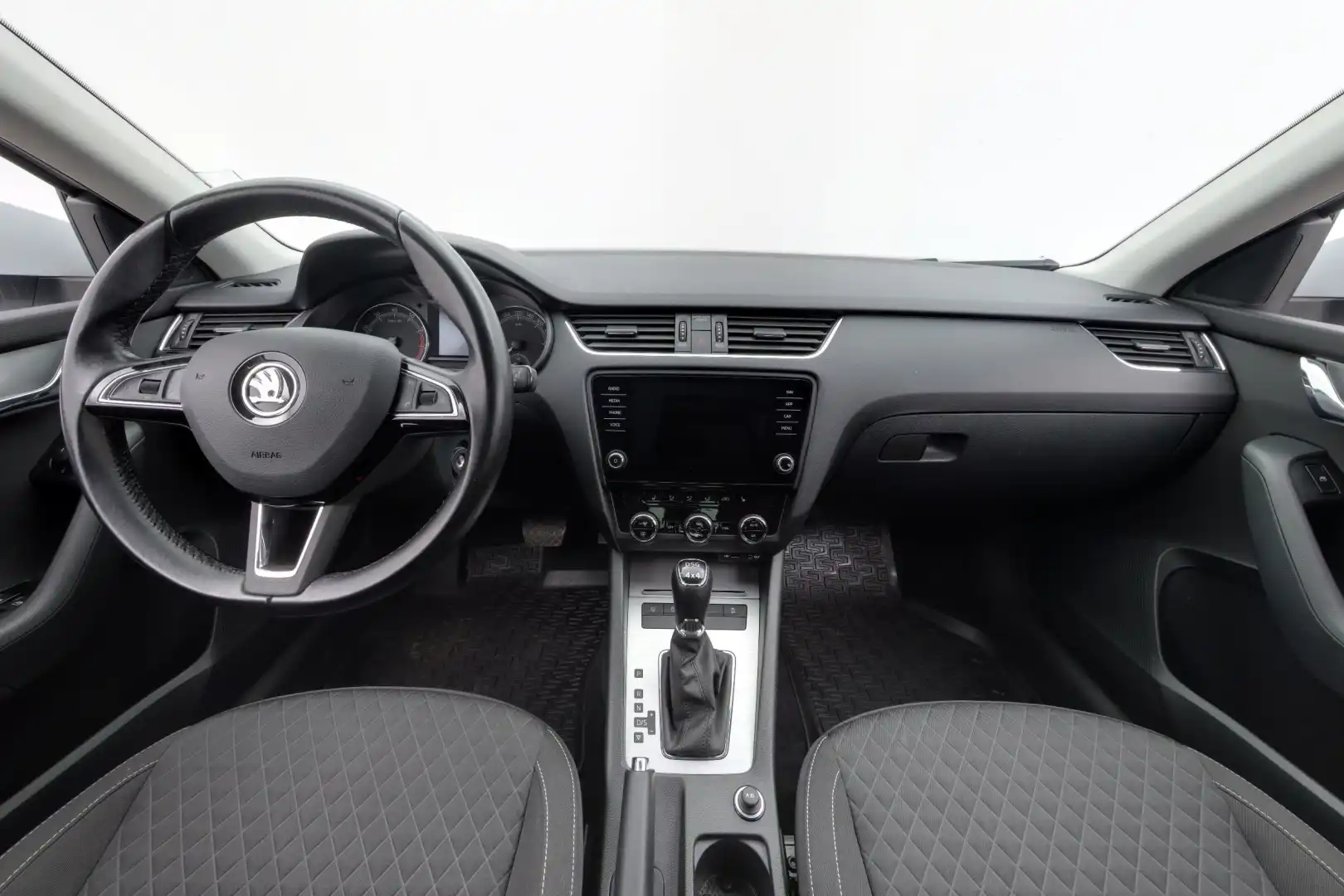 car-image