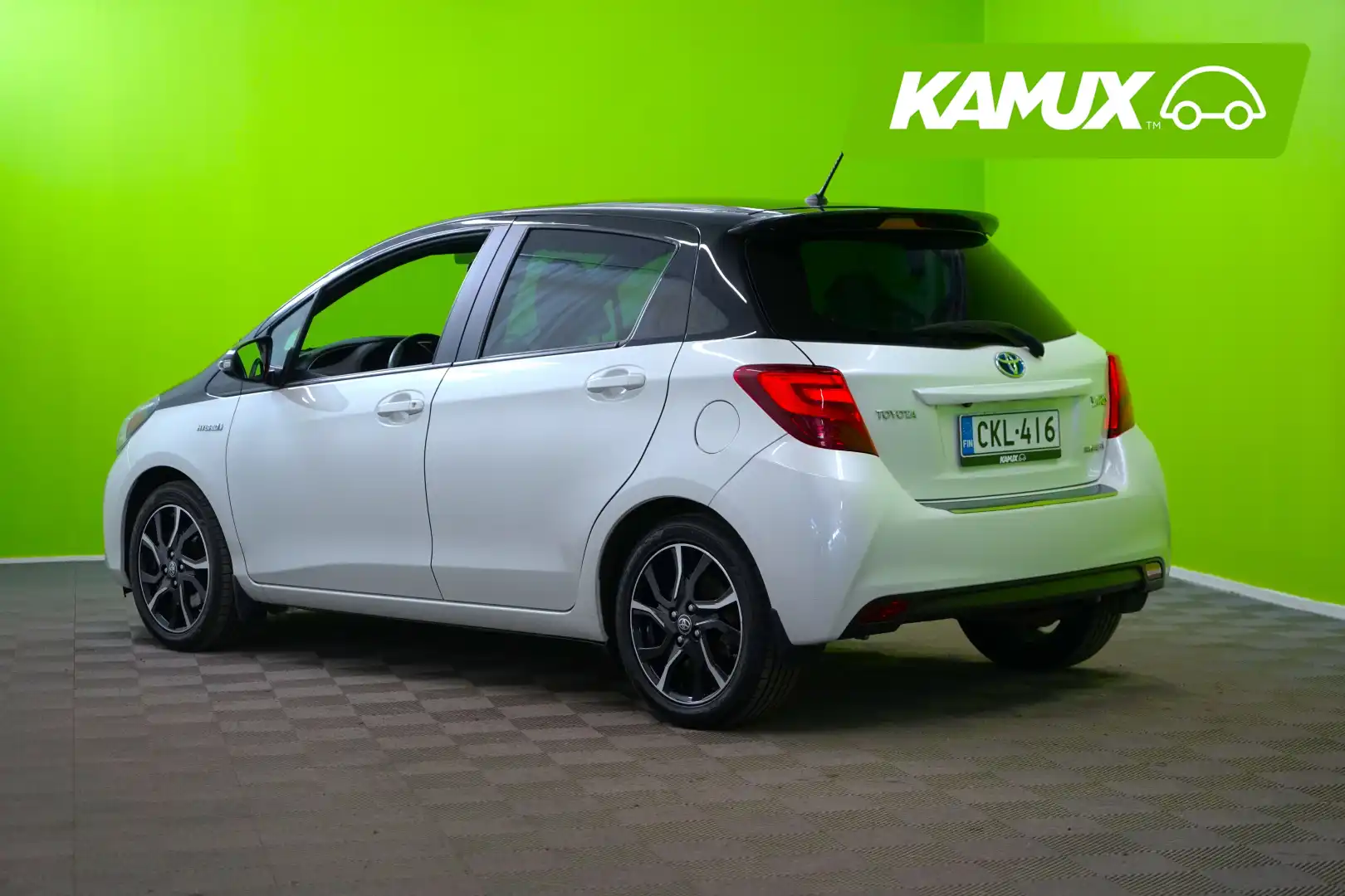 car-image