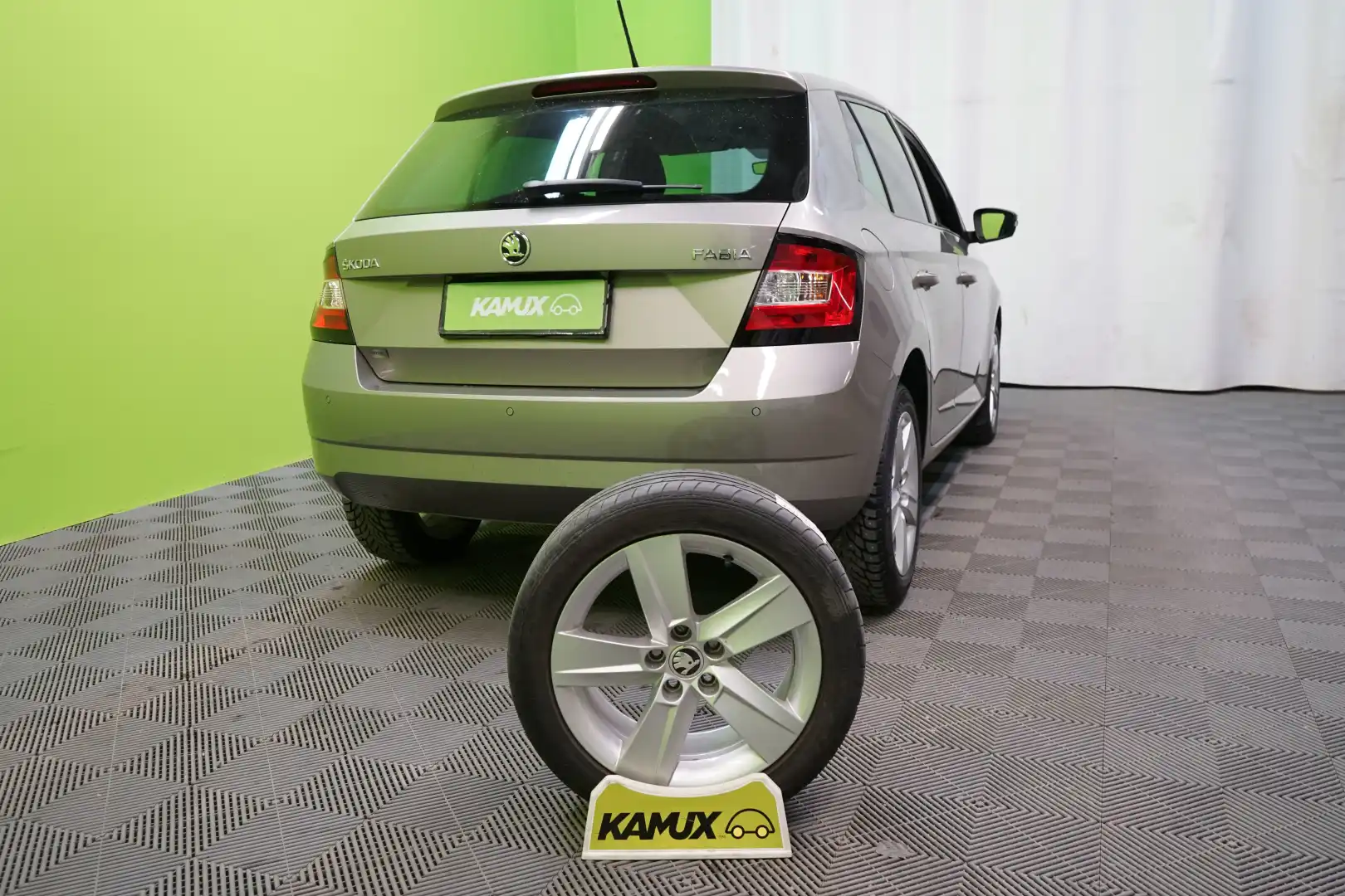 car-image