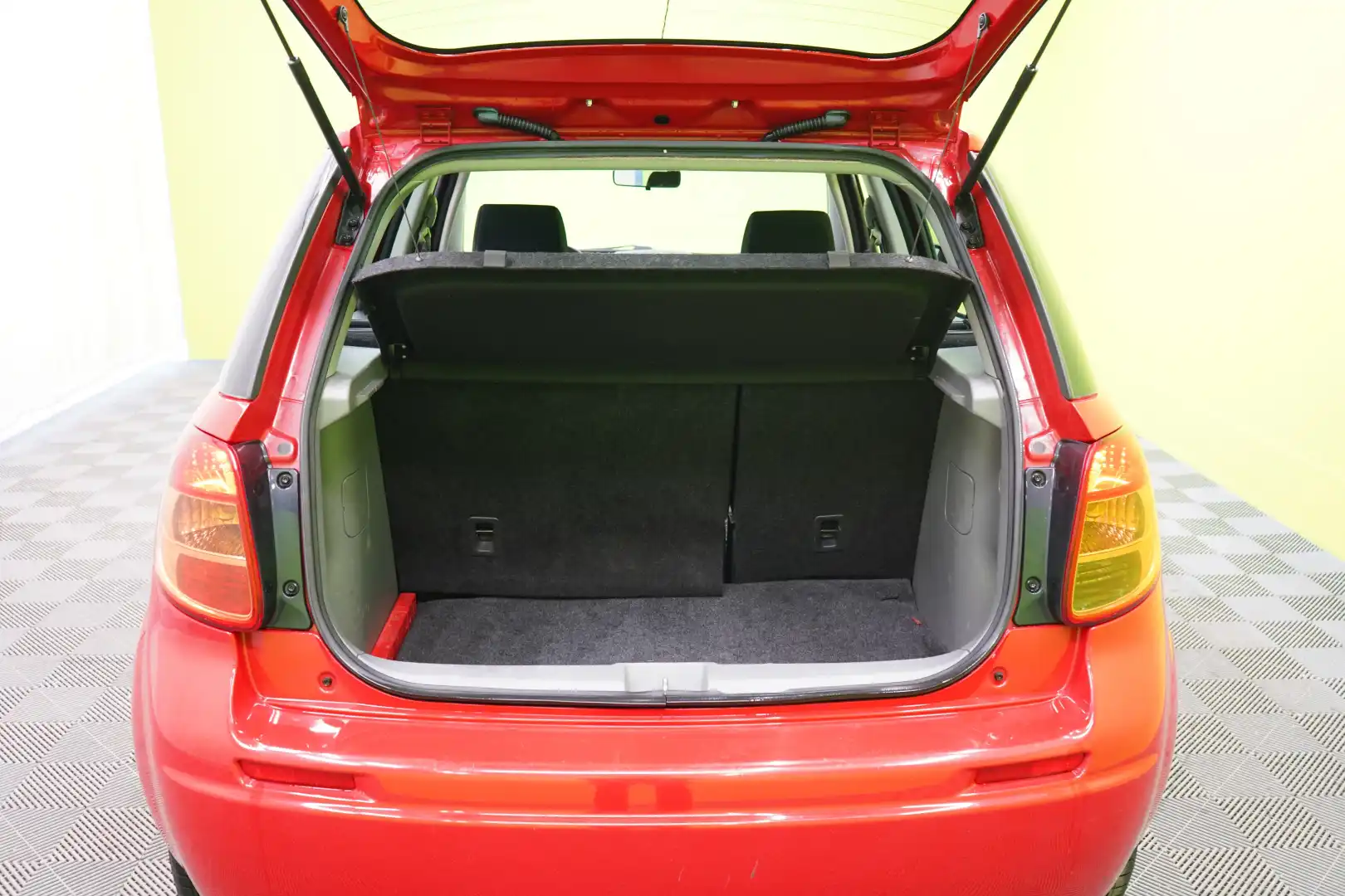 car-image