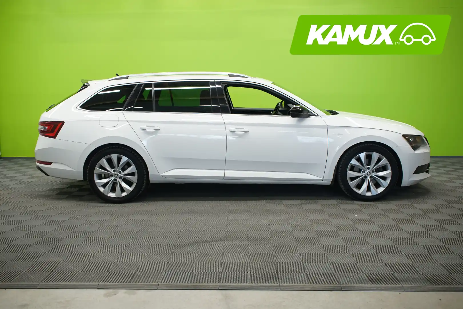 car-image