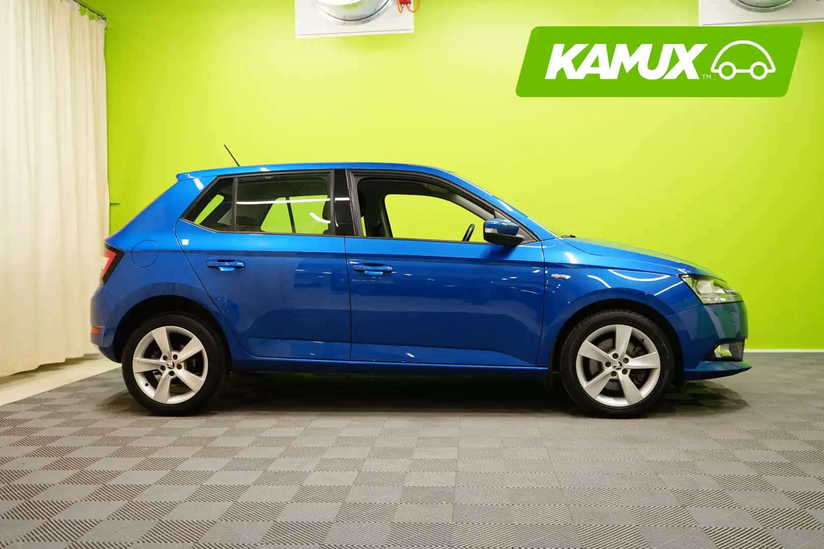 car-image