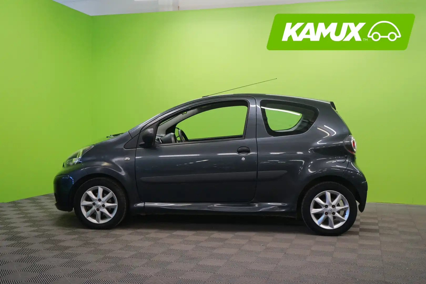 car-image