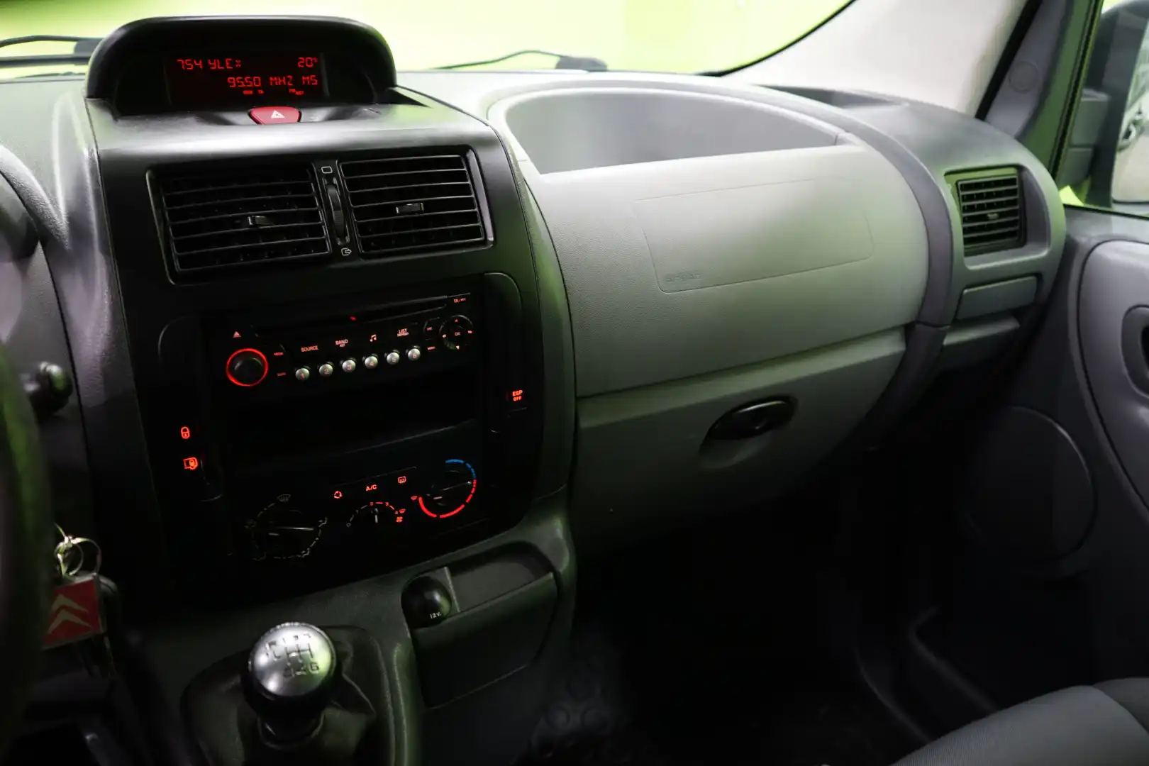 car-image