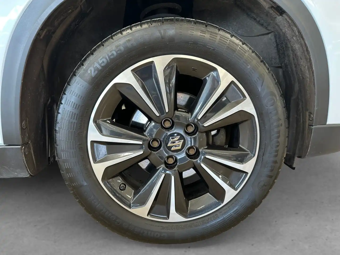 car-image