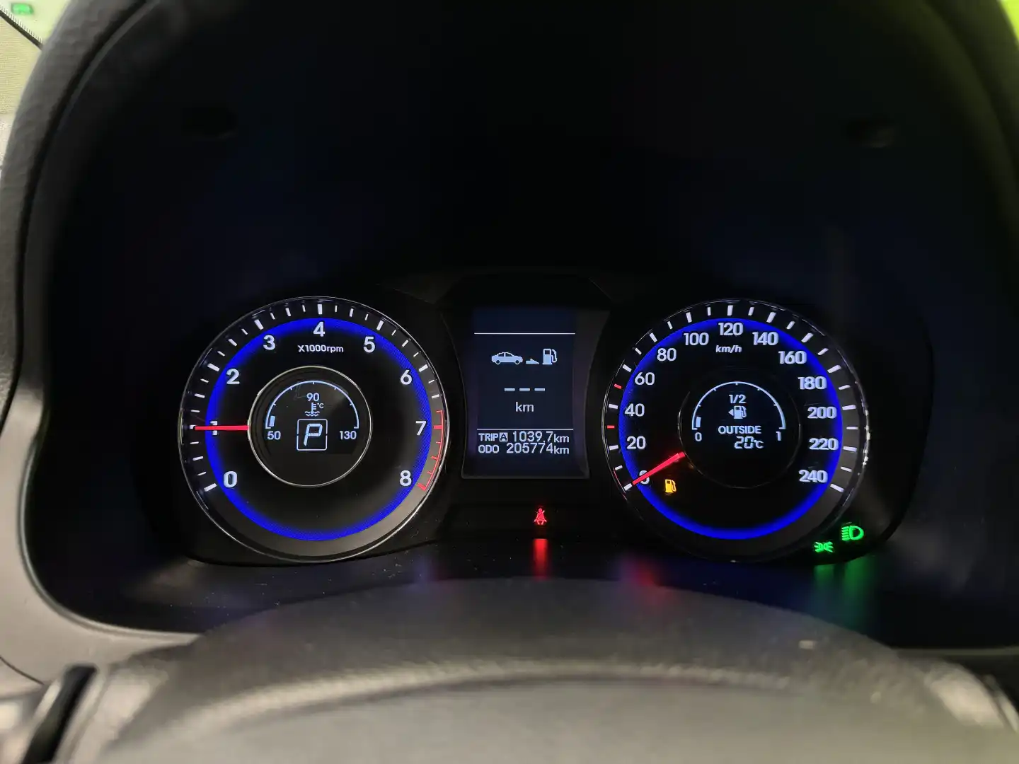 car-image