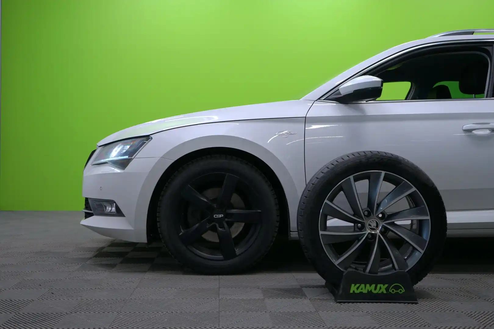 car-image