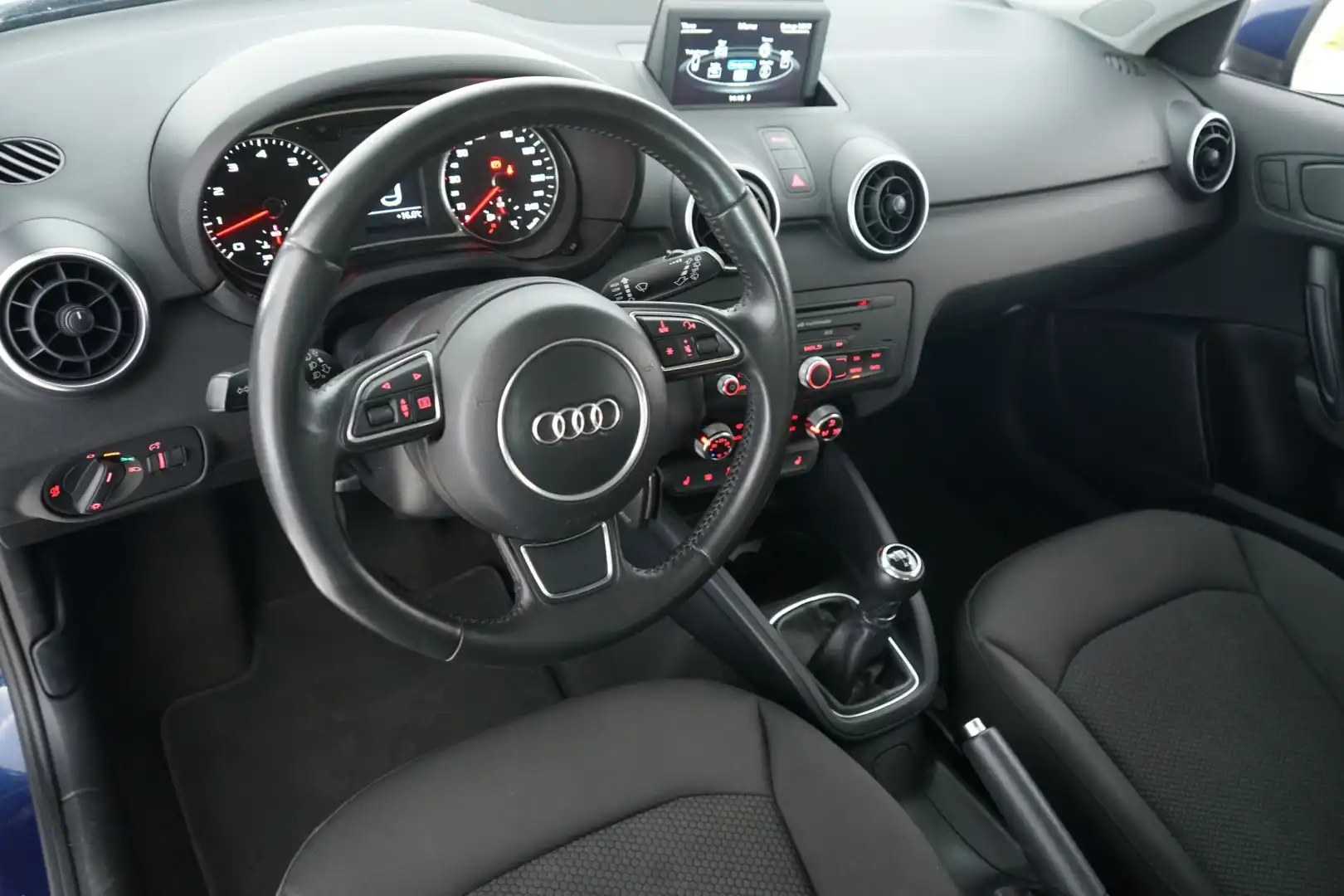 car-image