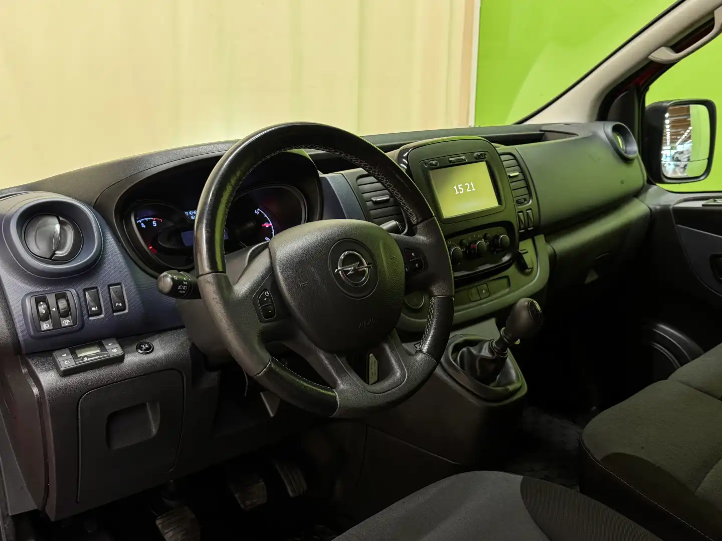 car-image