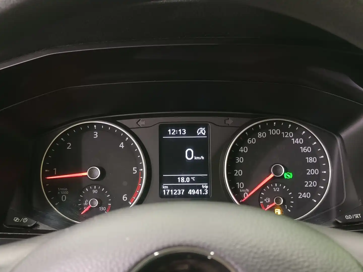 car-image