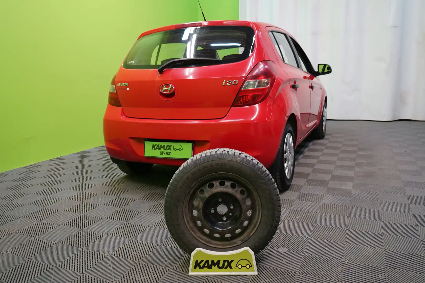 car-image