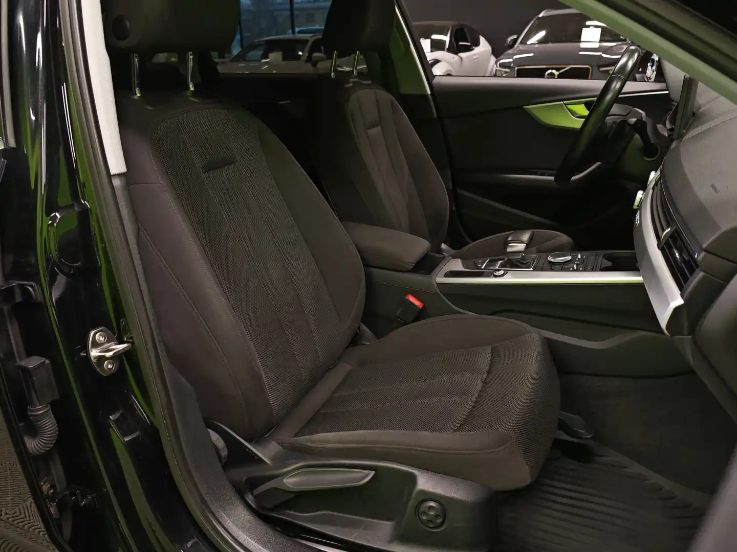 car-image