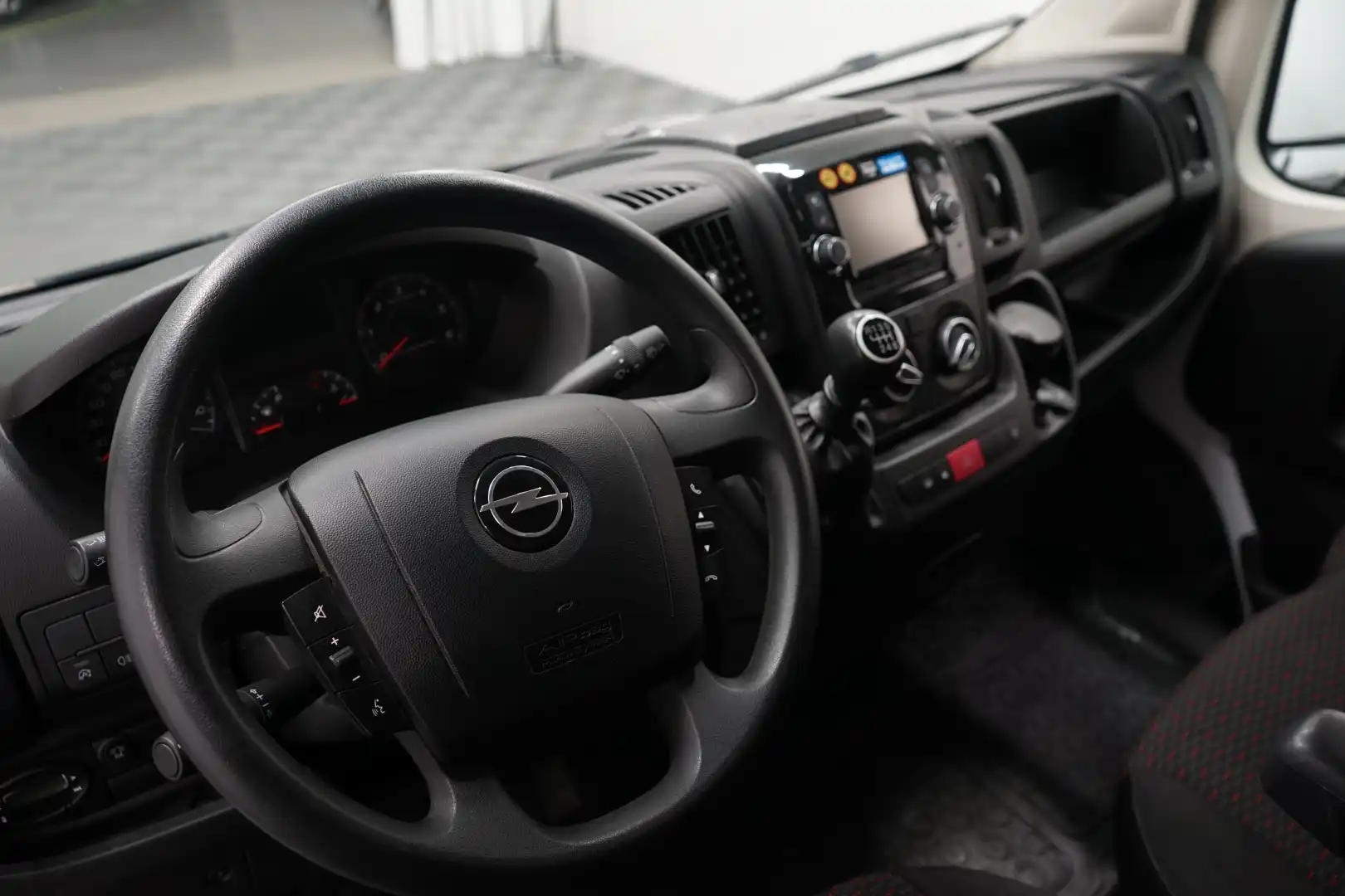 car-image