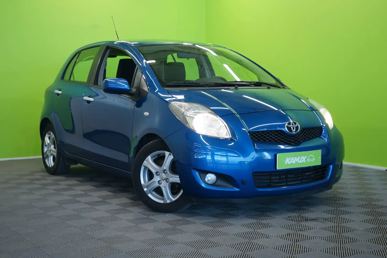 car-image