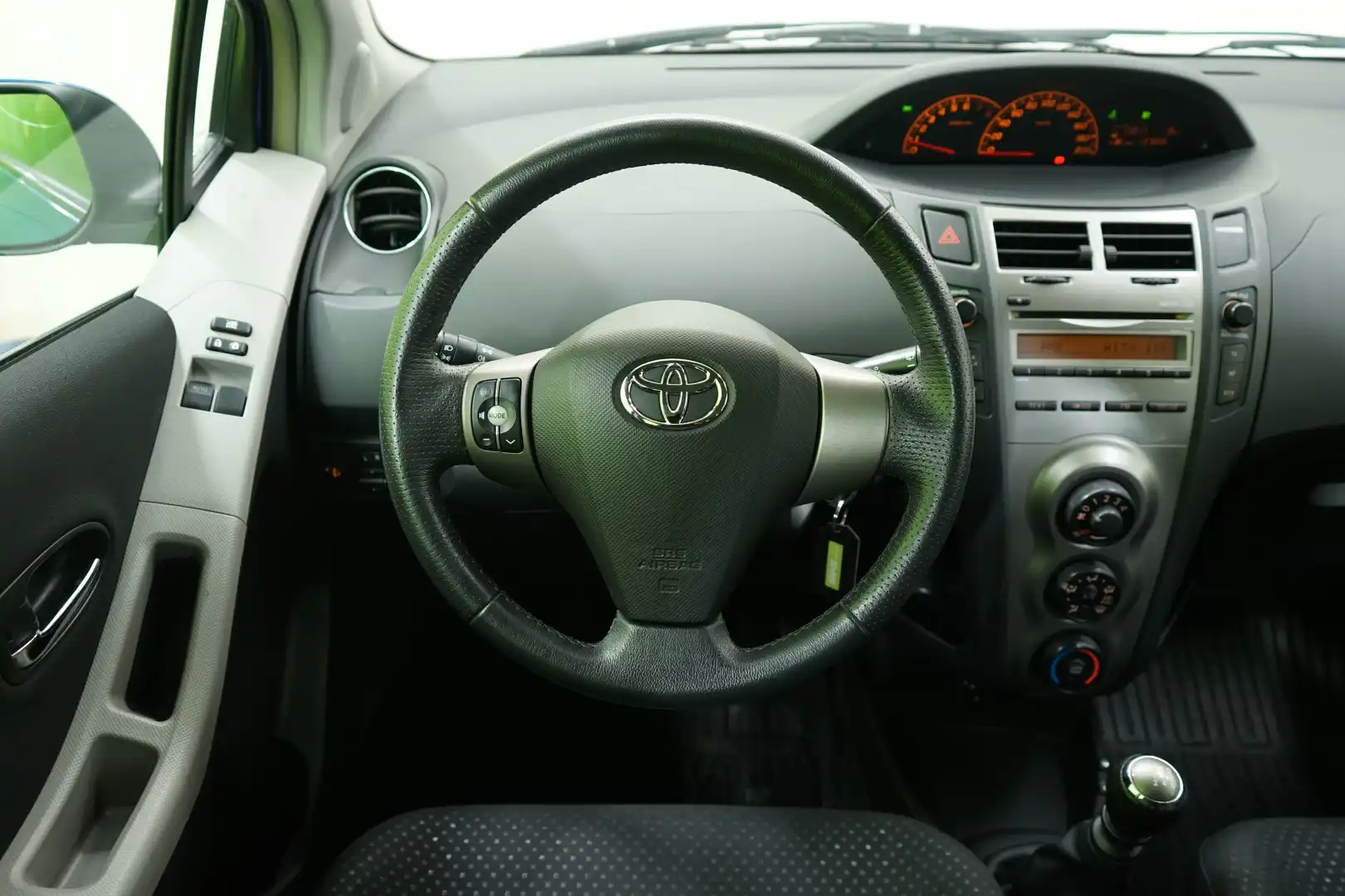 car-image