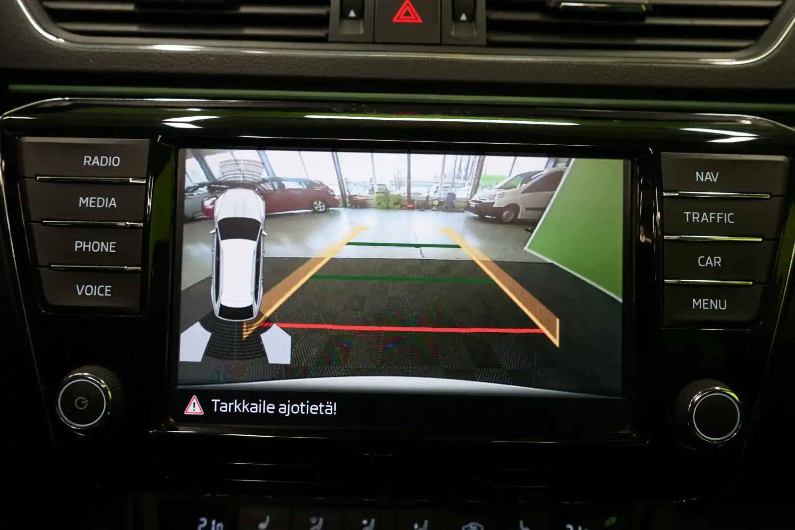 car-image