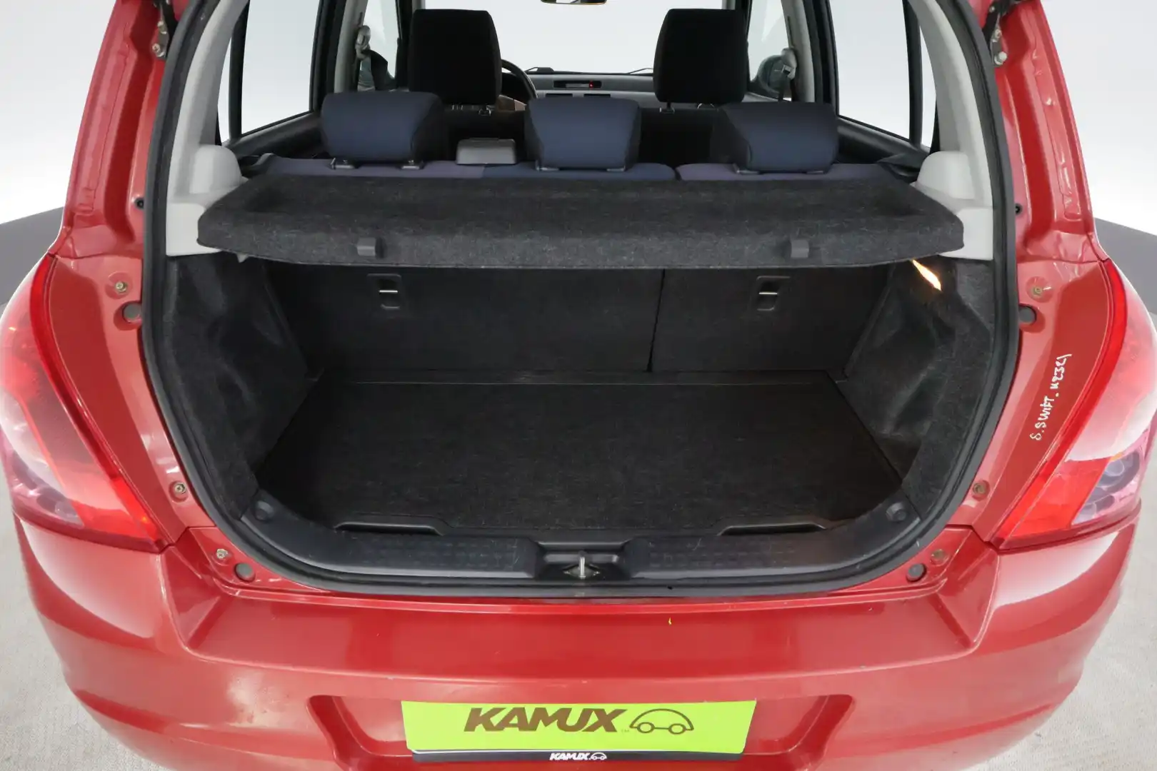 car-image