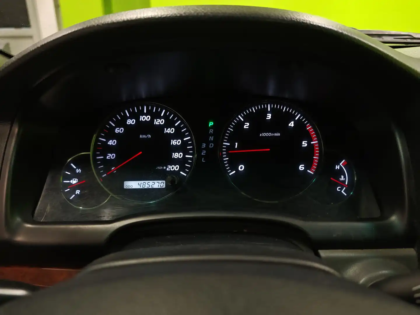 car-image