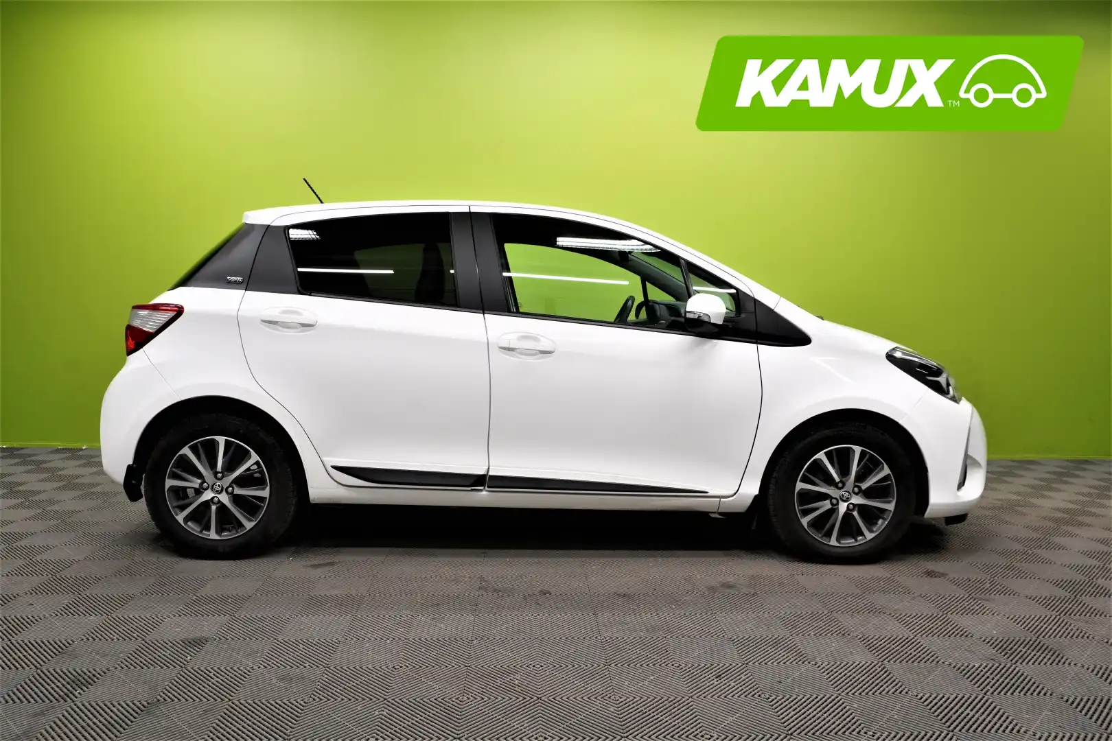 car-image