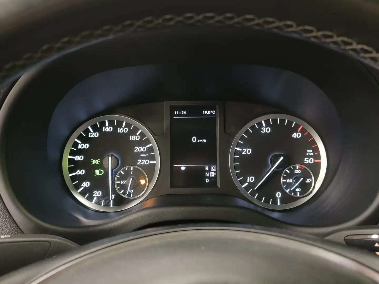 car-image