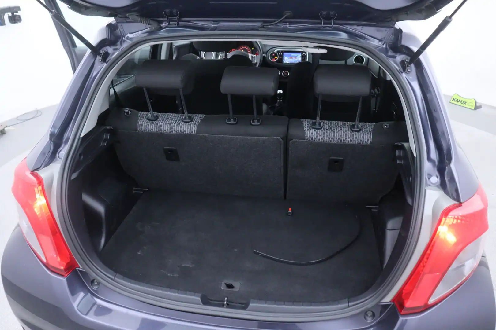 car-image