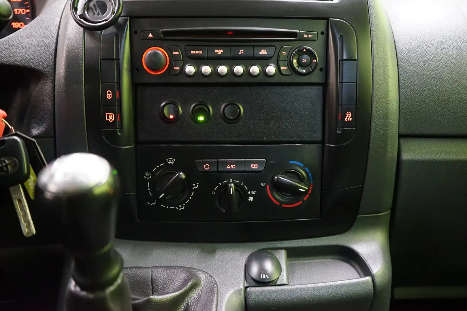 car-image