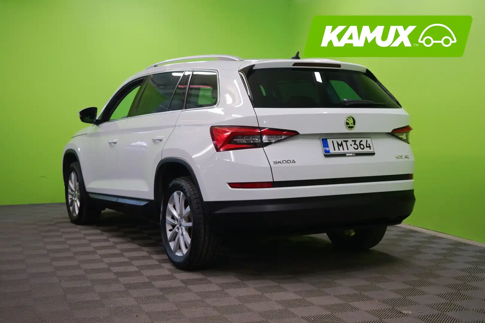 car-image