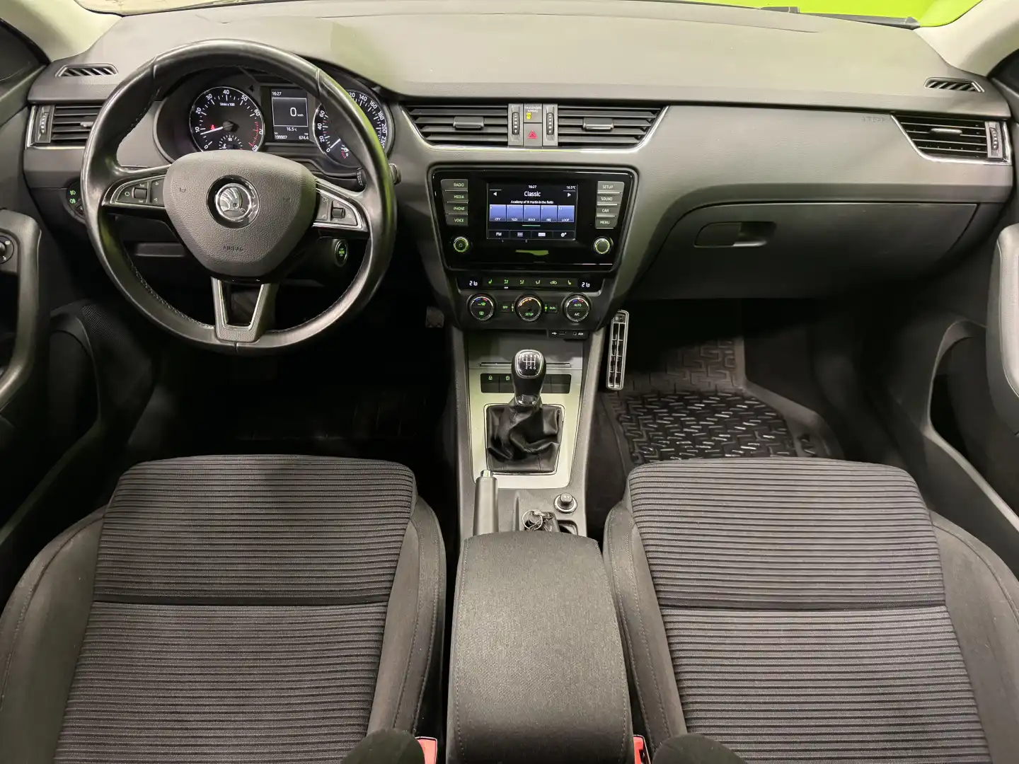 car-image