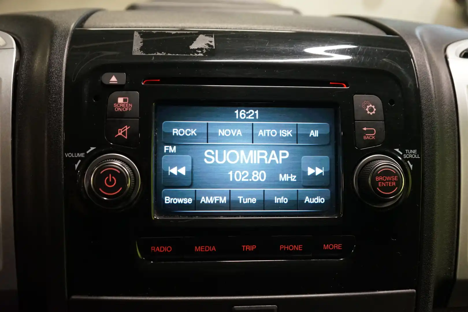 car-image