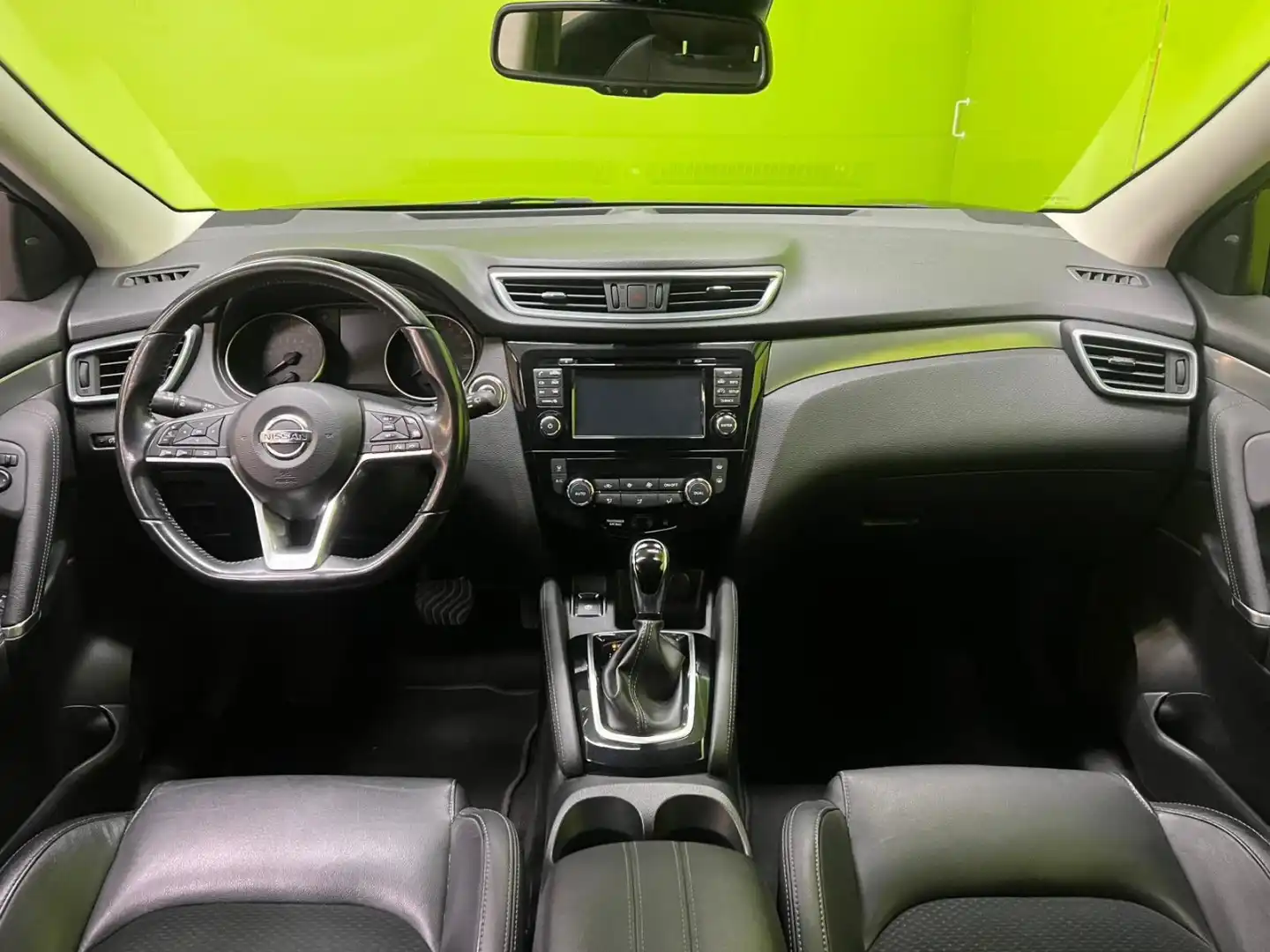 car-image