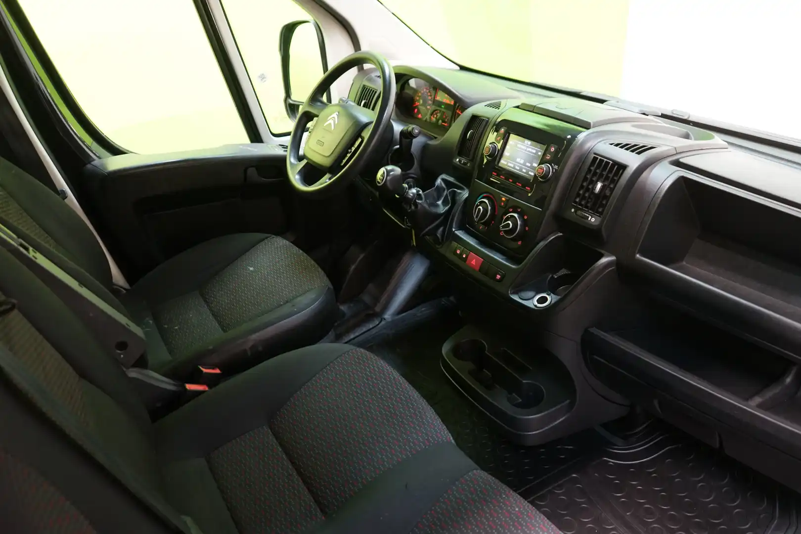 car-image